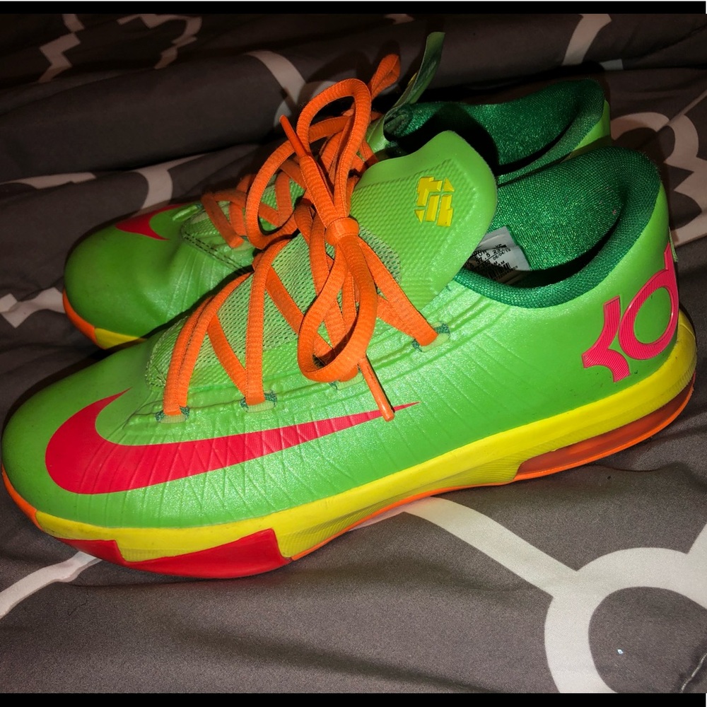 KD’s (kevin durants) neon green shoes
